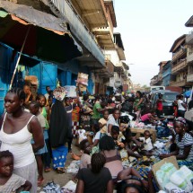 Chaotic street life in Freetown